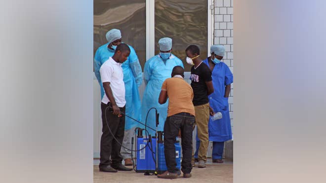  - AFRICA-EBOLA_SPANAGUI102-1